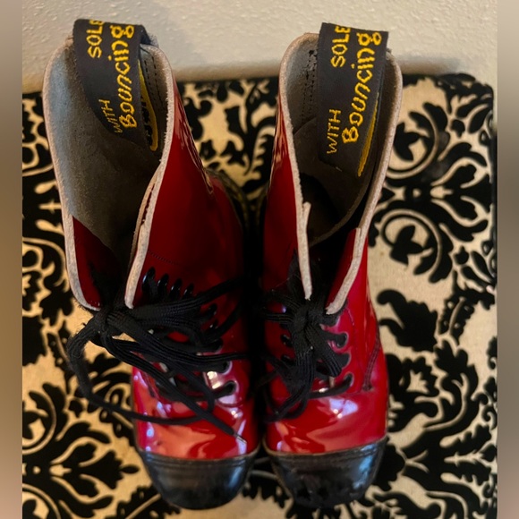 COPY - RARE Vintage Red & Black Patent Leather 10 hole Steel-toe Dr Martens Cir… - Picture 8 of 11